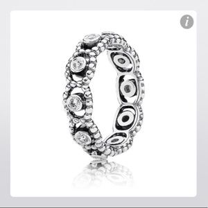 NWOT Pandora Her Majesty Ring